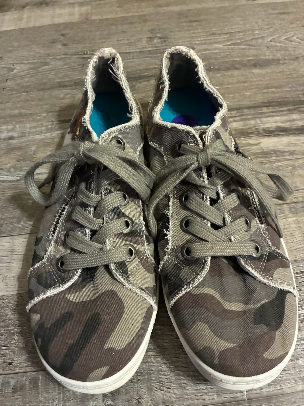 Blowfish women’s camouflage shoes size 8.5